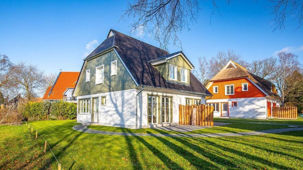 Traumgarten Haus Kleine Auszeit Prerow Exterior photo