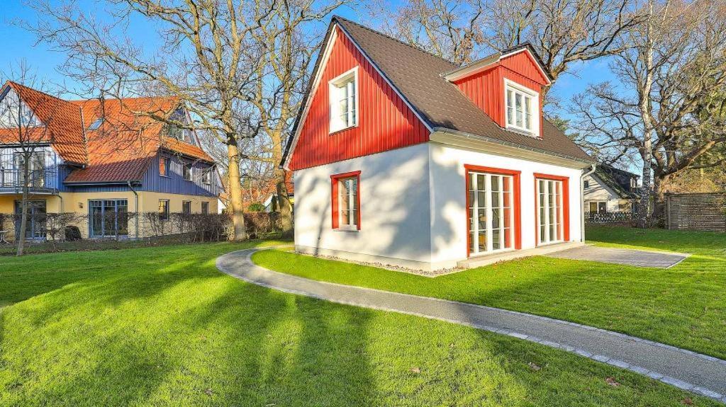 Traumgarten Haus Kleine Auszeit Prerow Exterior photo